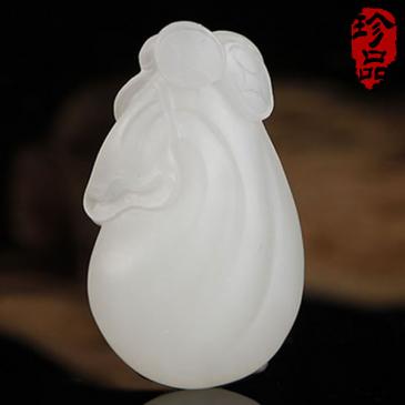 和田羊脂玉掛件代代有錢(qián)13.13g（競(jìng)拍）