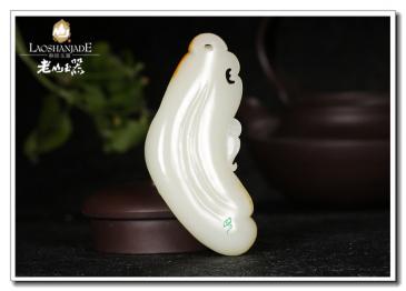 和田玉手把件  如意 玉質(zhì)細(xì)膩  雕工細(xì)致  帶證書(shū)鏈珠